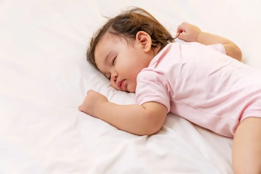 嬰兒俯睡會增加窒息風險